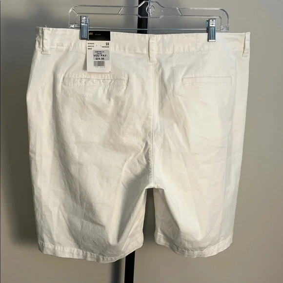 NWT Lee White Flat Front Chino Shorts Regular Fit Mid Rise 9” Inseam Size 18 - Picture 3 of 6